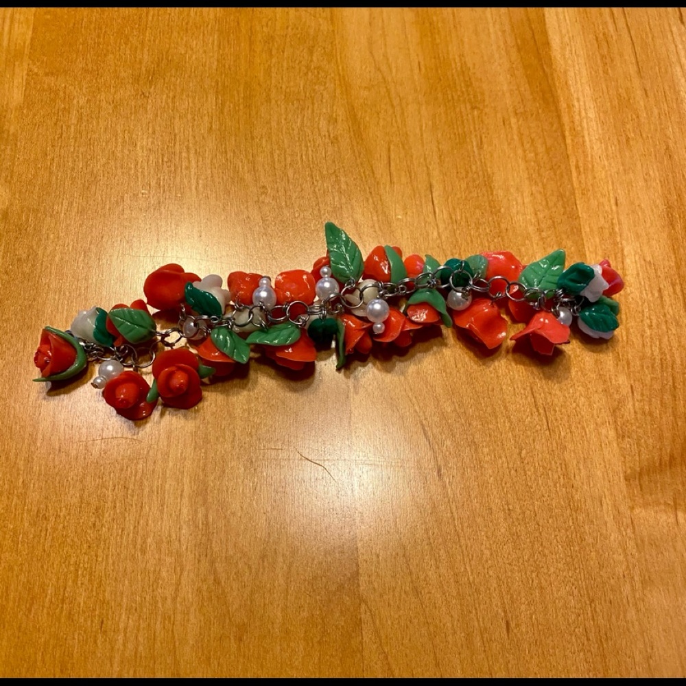 Roses & pearls silver link bracelet